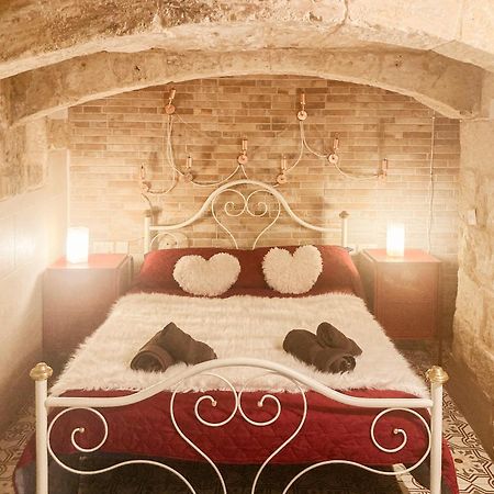 フロリアーナMalta'S Naughtiest Cabaretアパートメント エクステリア 写真
