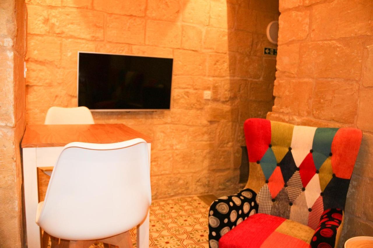 フロリアーナMalta'S Naughtiest Cabaretアパートメント エクステリア 写真